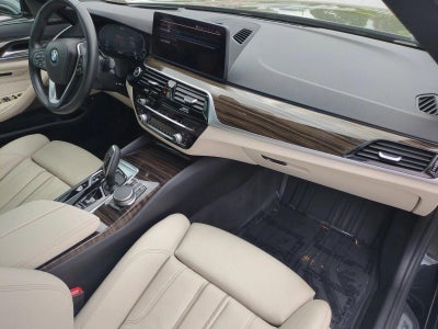 2021 BMW 530e Plug-In Hybrid