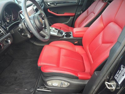 2025 Porsche Macan AWD