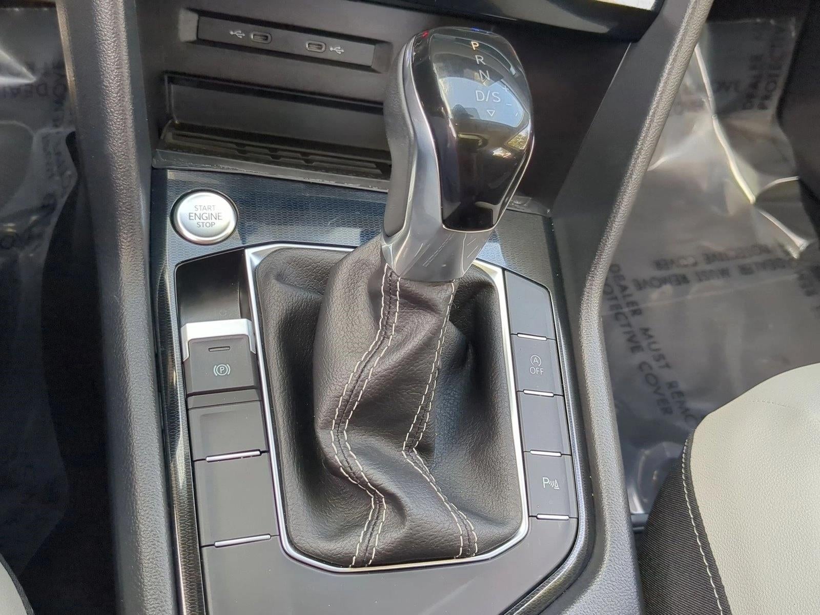 2025 Volkswagen Taos SE FWD