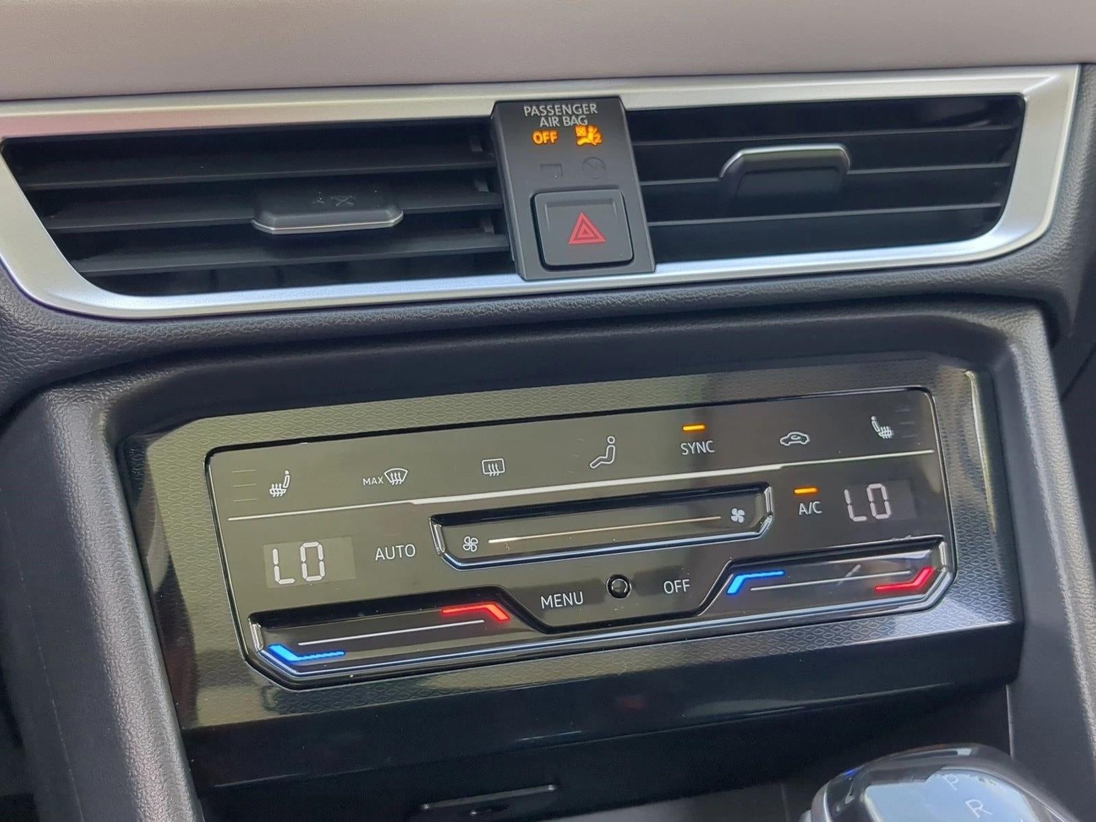 2025 Volkswagen Taos SE FWD
