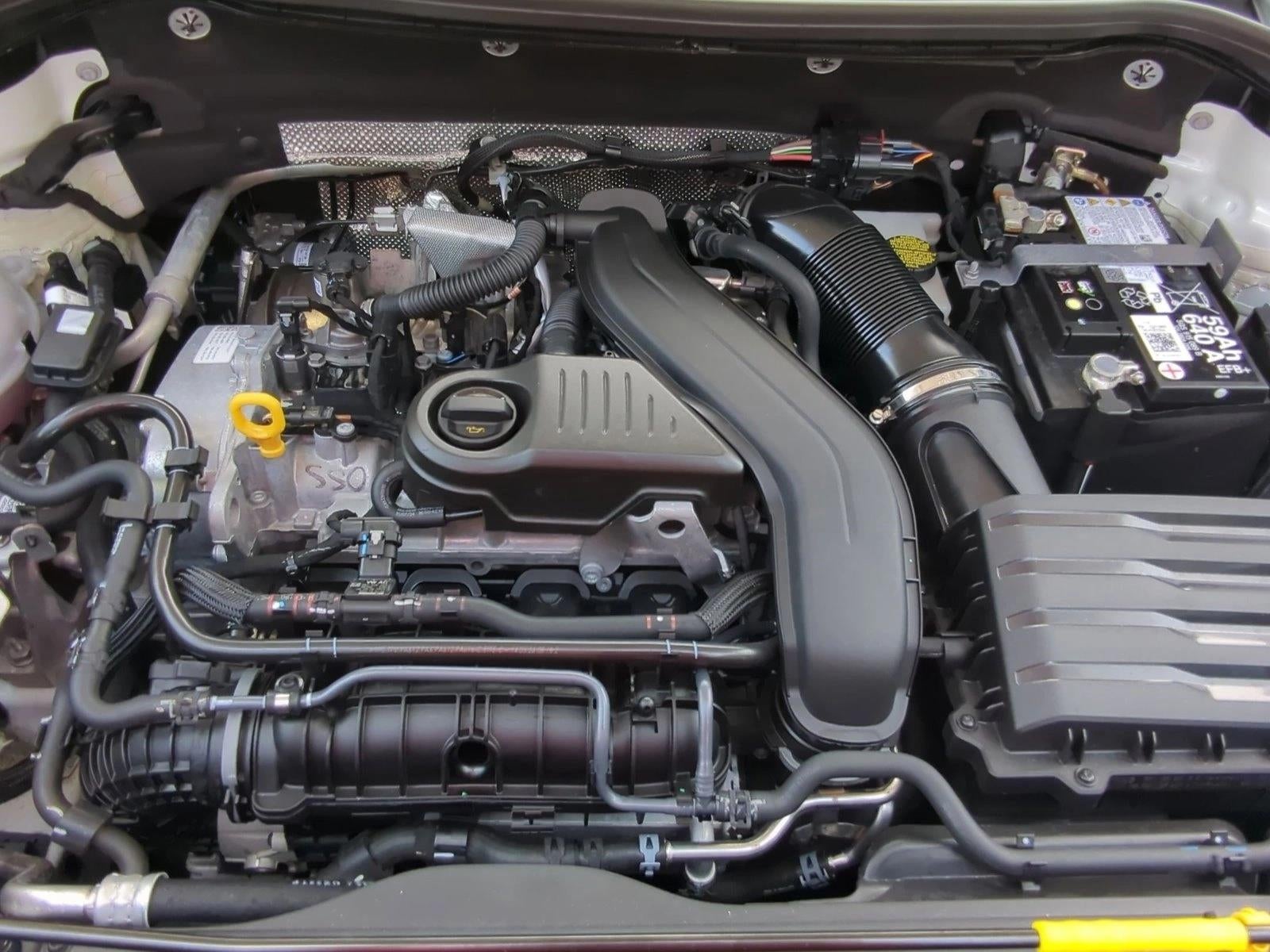 2025 Volkswagen Taos SE FWD