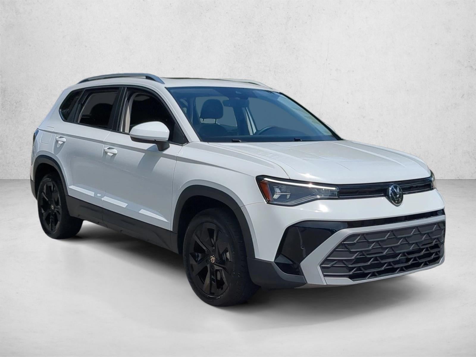 2025 Volkswagen Taos SE FWD