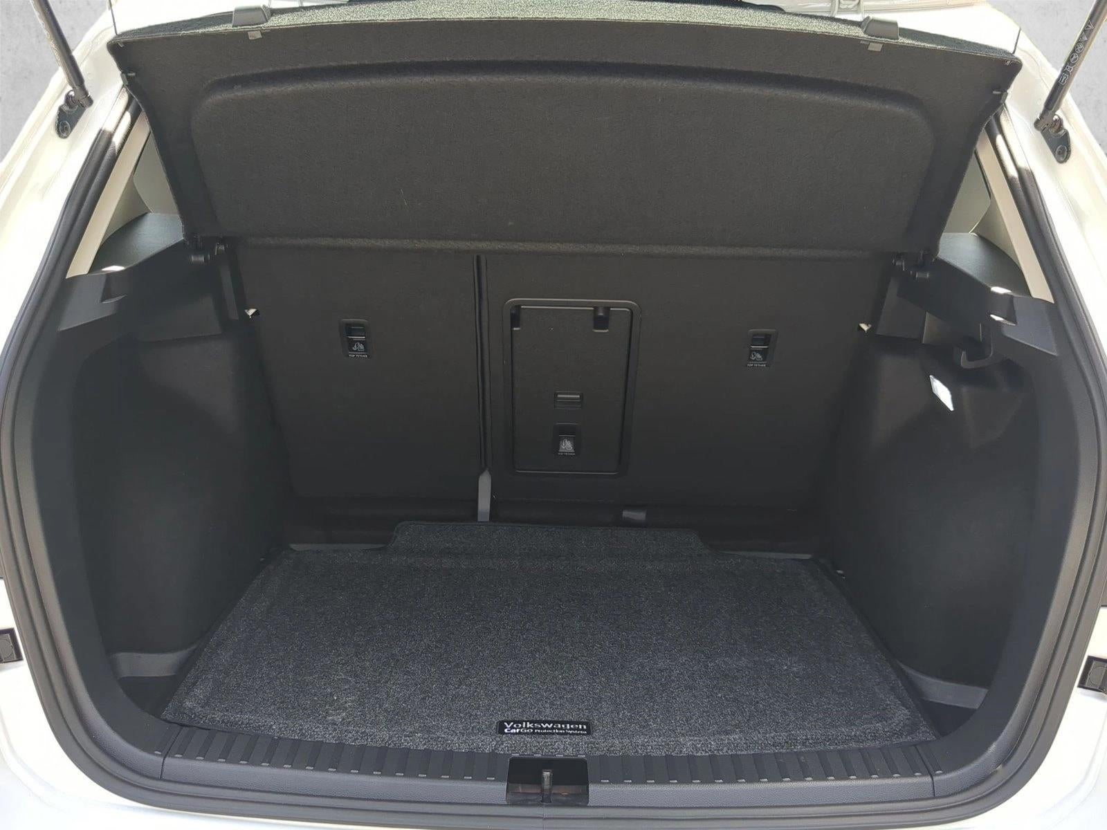 2025 Volkswagen Taos SE FWD