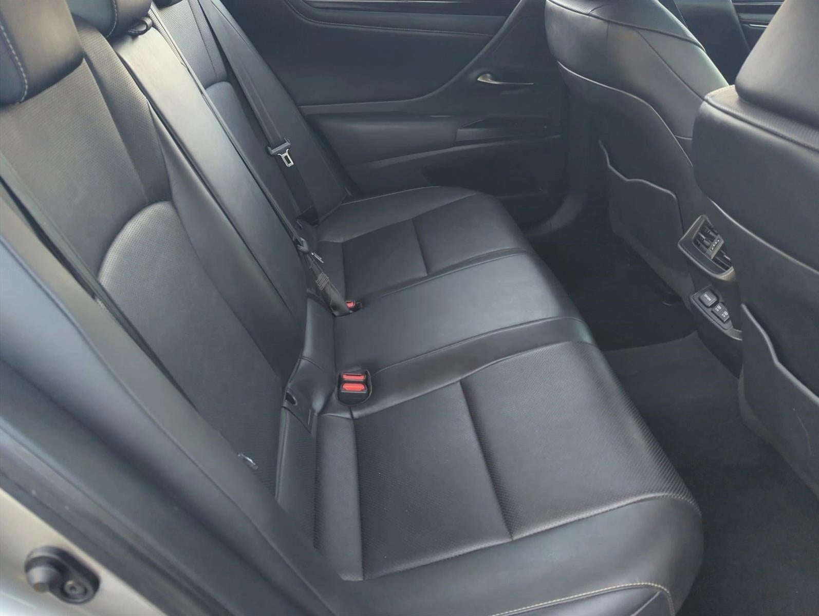 2019 Lexus ES 300h FWD