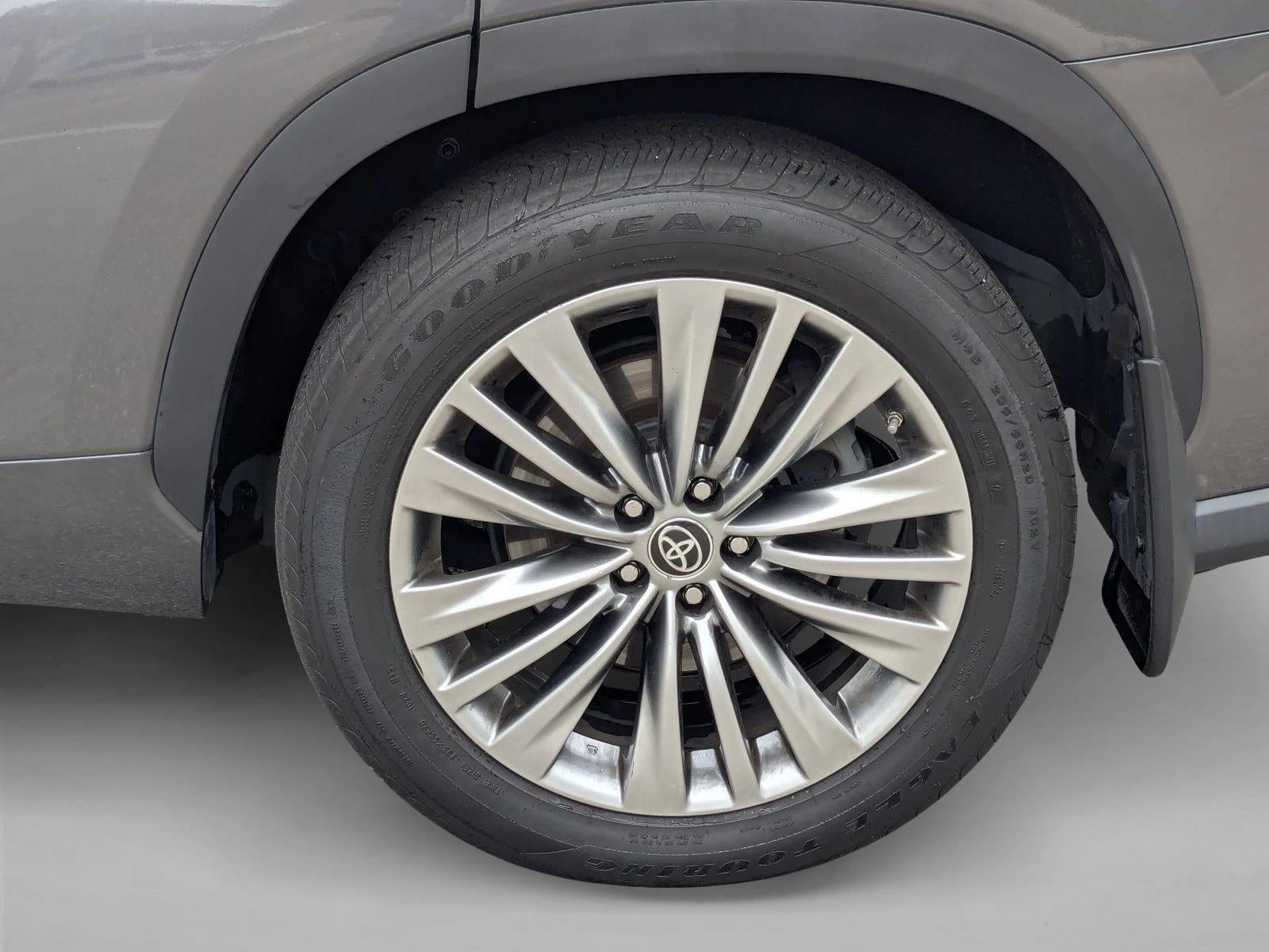 2022 Toyota Highlander Platinum AWD (Natl)