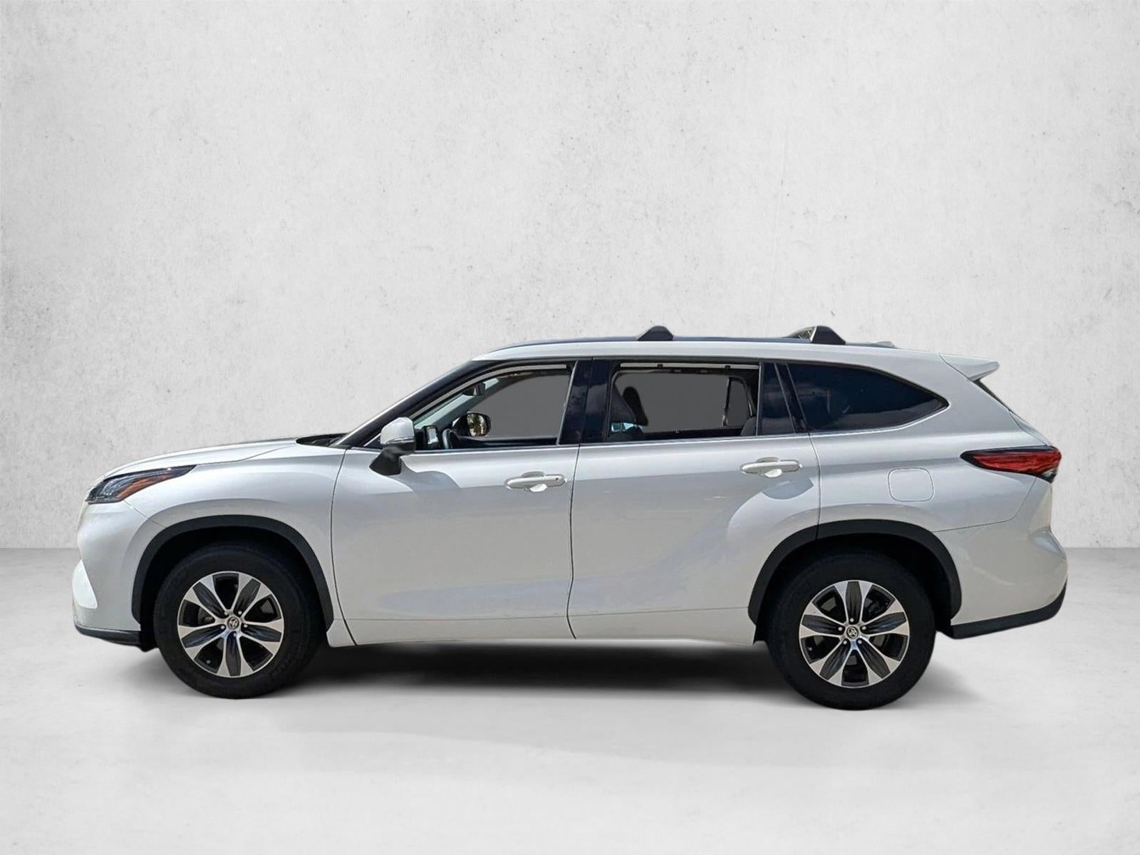 2021 Toyota Highlander XLE FWD (Natl)