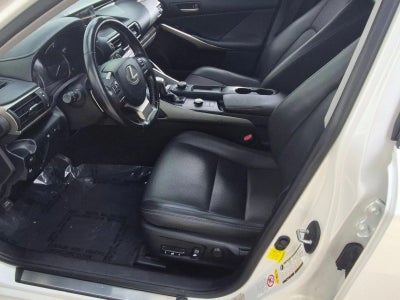 2018 Lexus IS 300 RWD