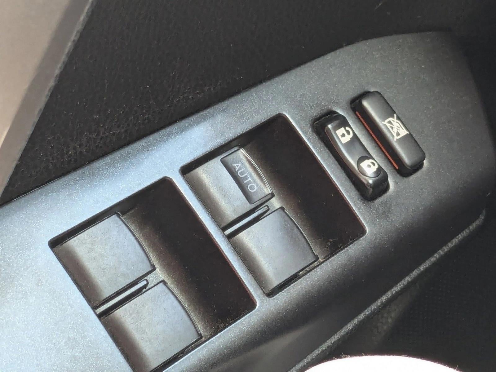 2017 Toyota RAV4 XLE AWD (Natl)