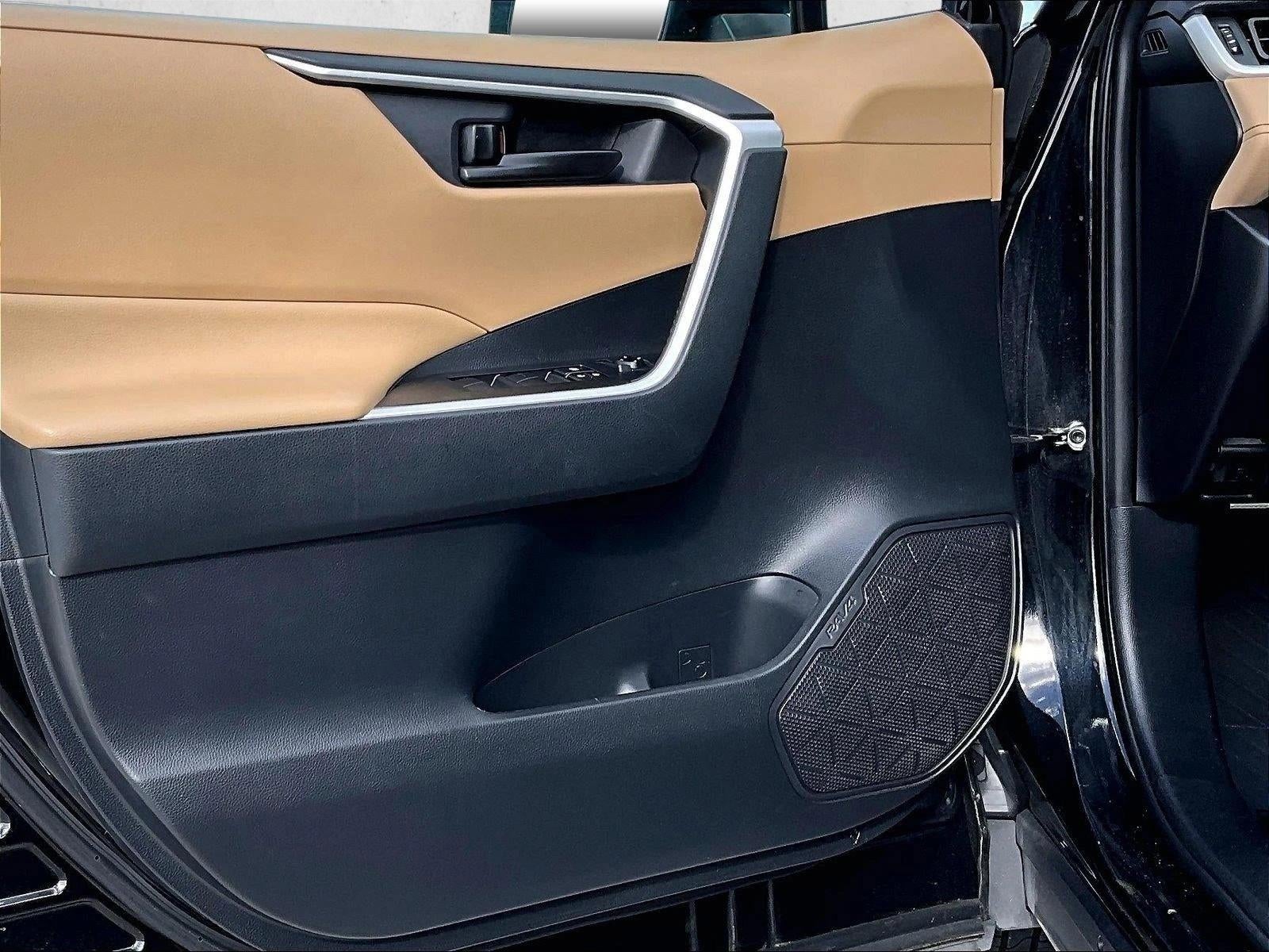 2021 Toyota RAV4 LE FWD (GS)
