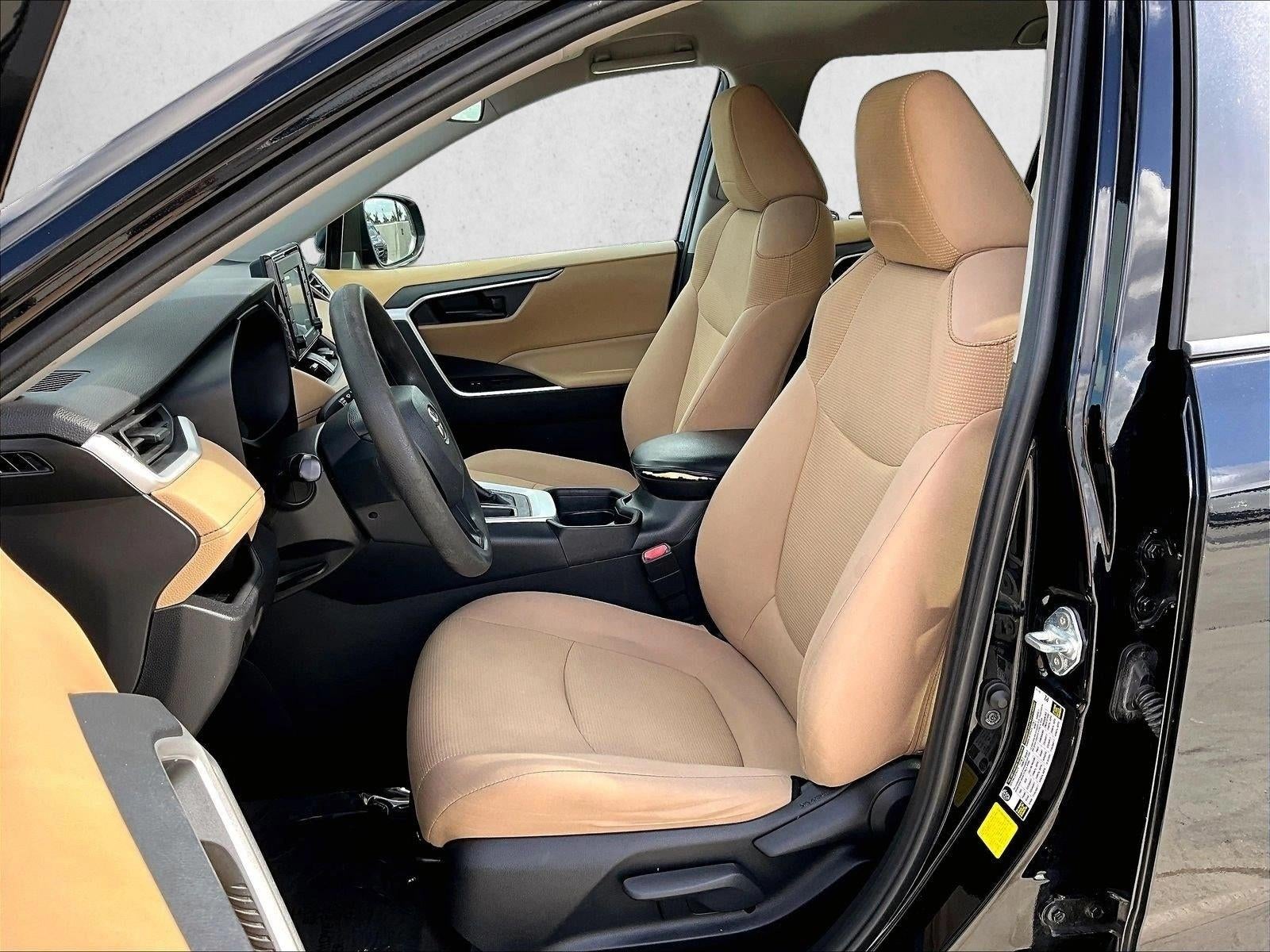 2021 Toyota RAV4 LE FWD (GS)