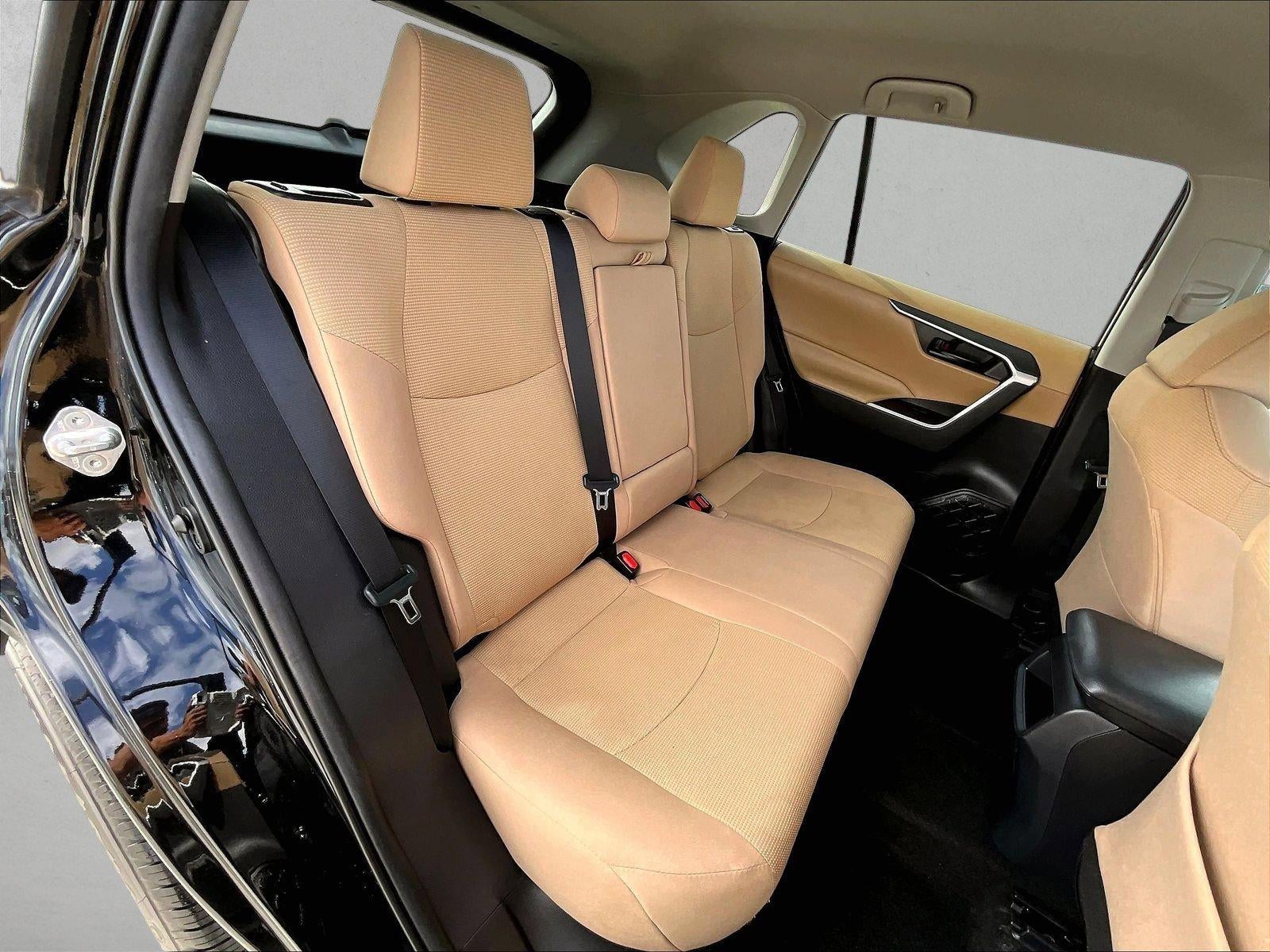 2021 Toyota RAV4 LE FWD (GS)