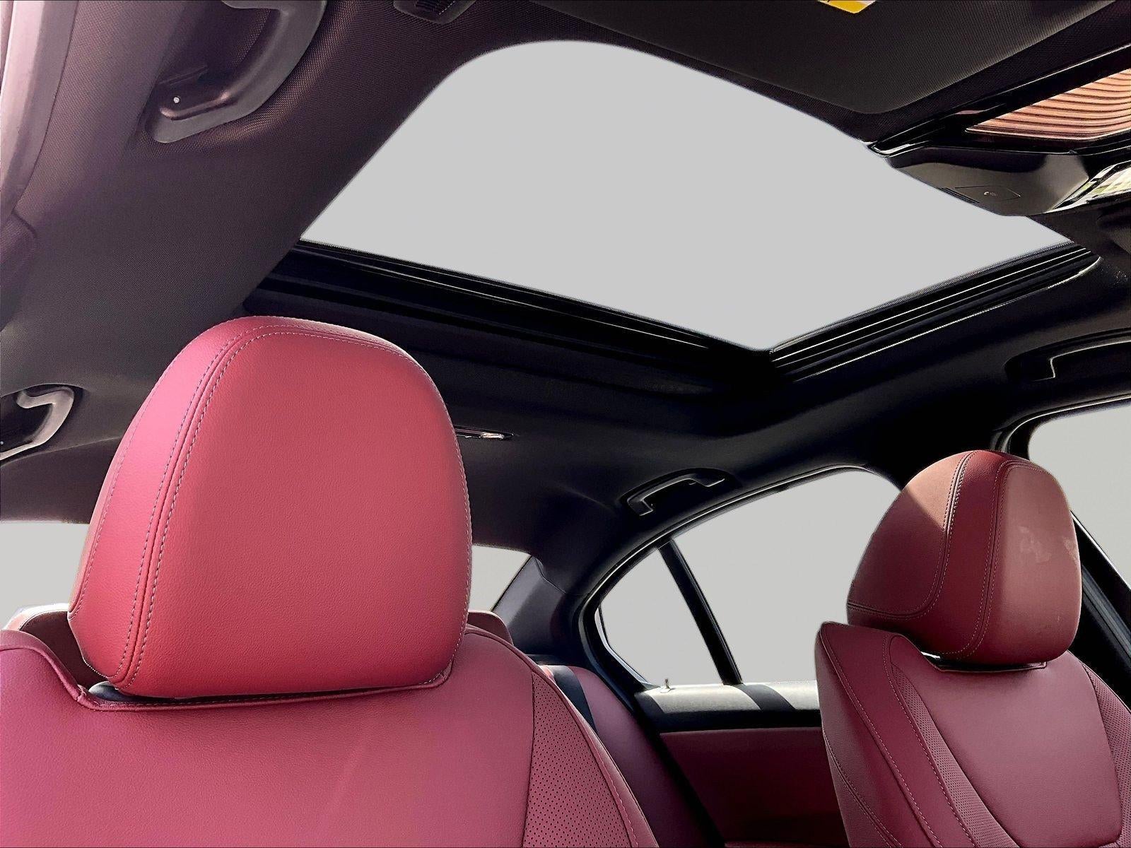 2024 BMW 330i Sedan