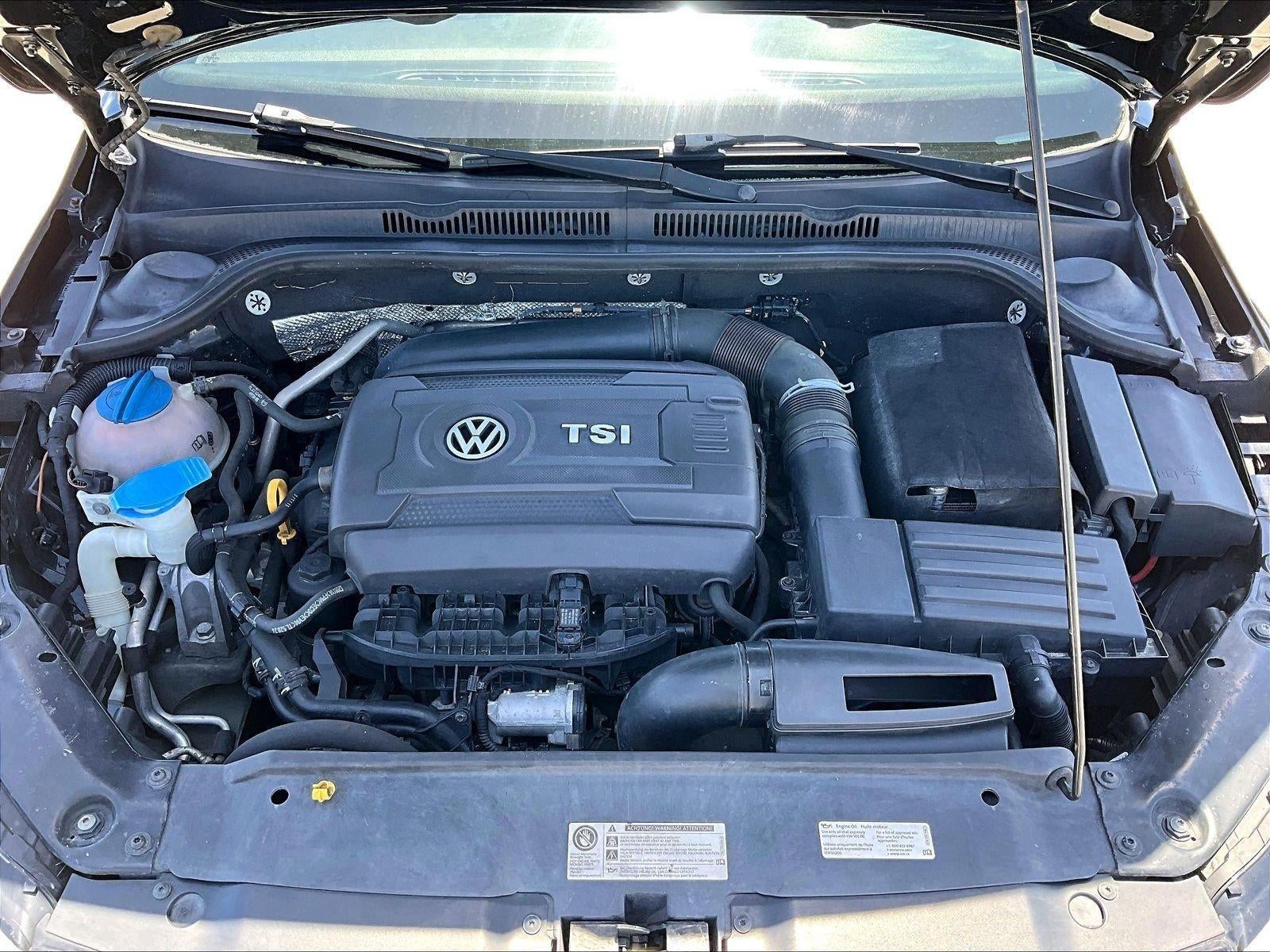 2015 Volkswagen Jetta 4dr Auto 1.8T Sport PZEV Sedan