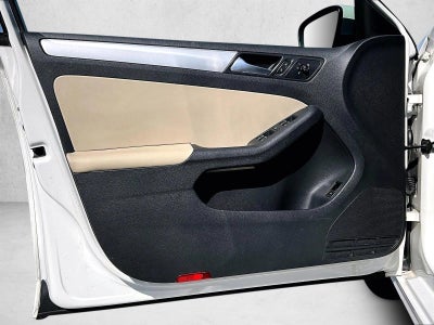2013 Volkswagen Jetta 4dr Auto SE with Convenience Sedan