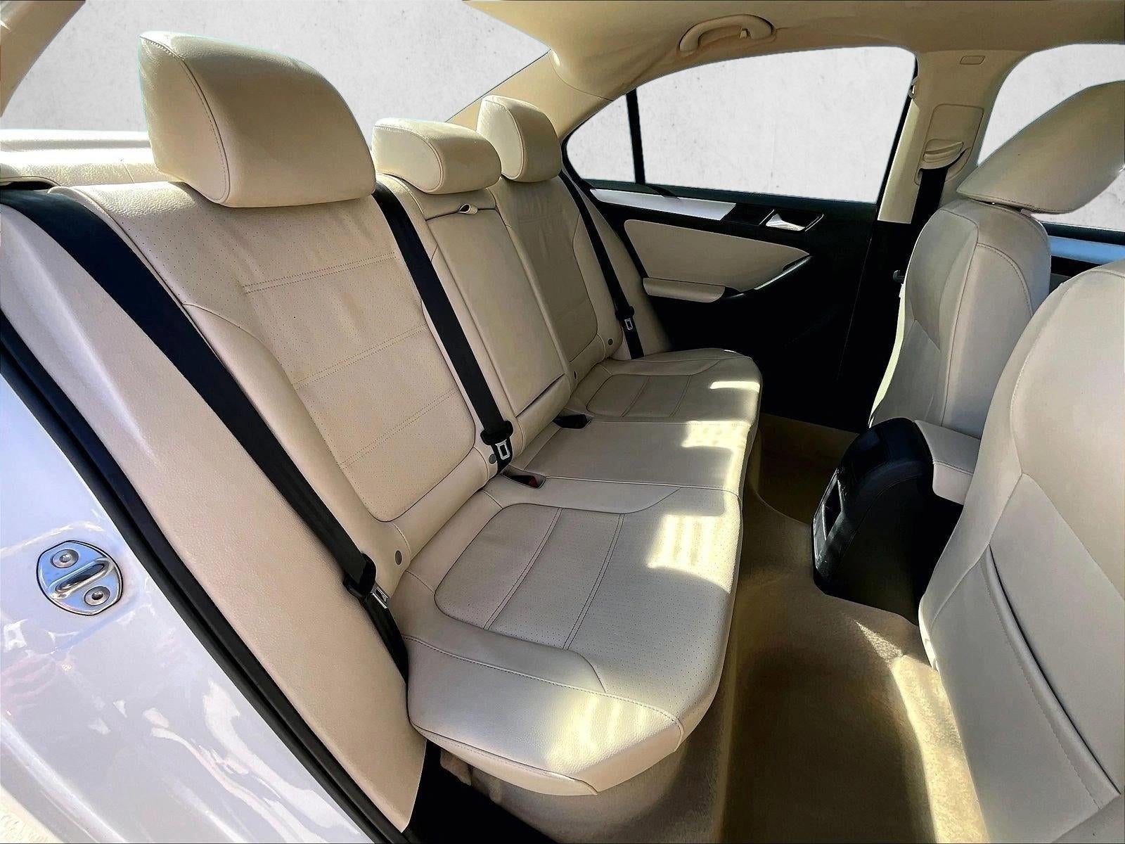 2013 Volkswagen Jetta 4dr Auto SE with Convenience Sedan