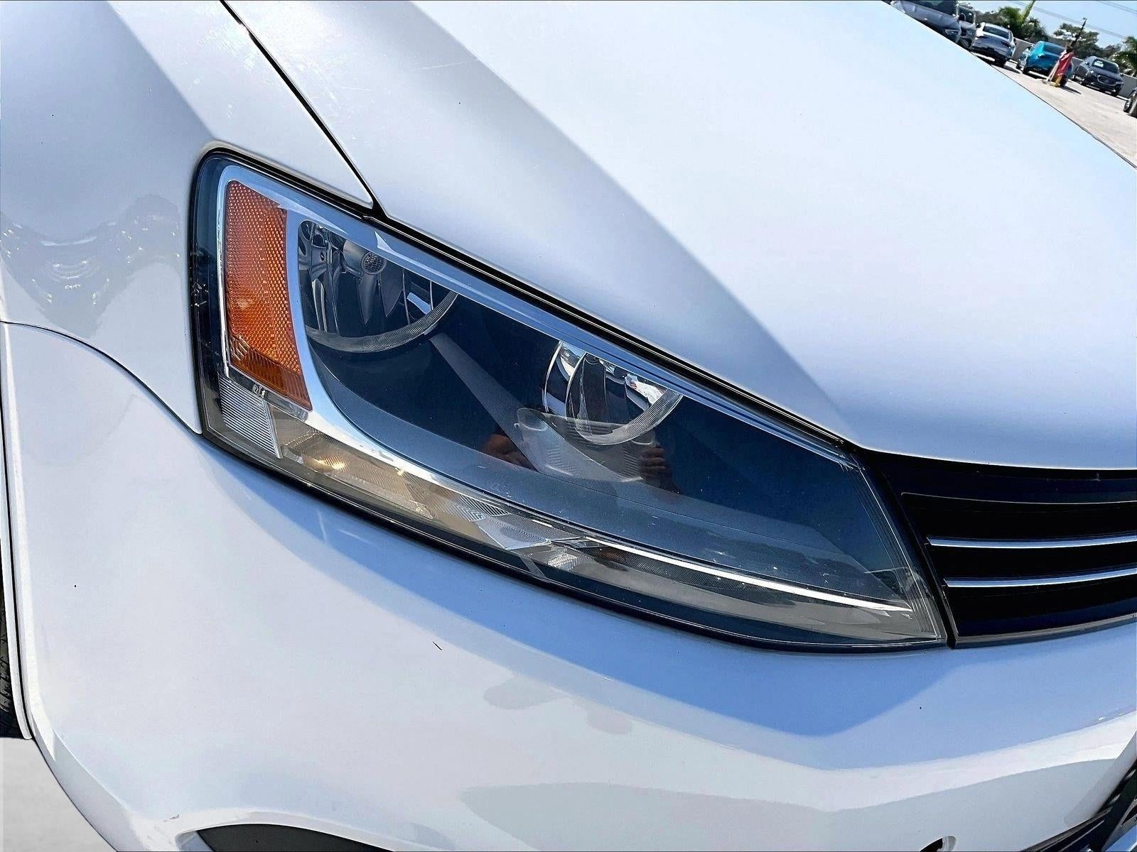 2013 Volkswagen Jetta 4dr Auto SE with Convenience Sedan