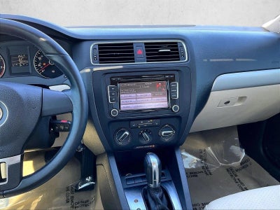 2013 Volkswagen Jetta 4dr Auto SE with Convenience Sedan