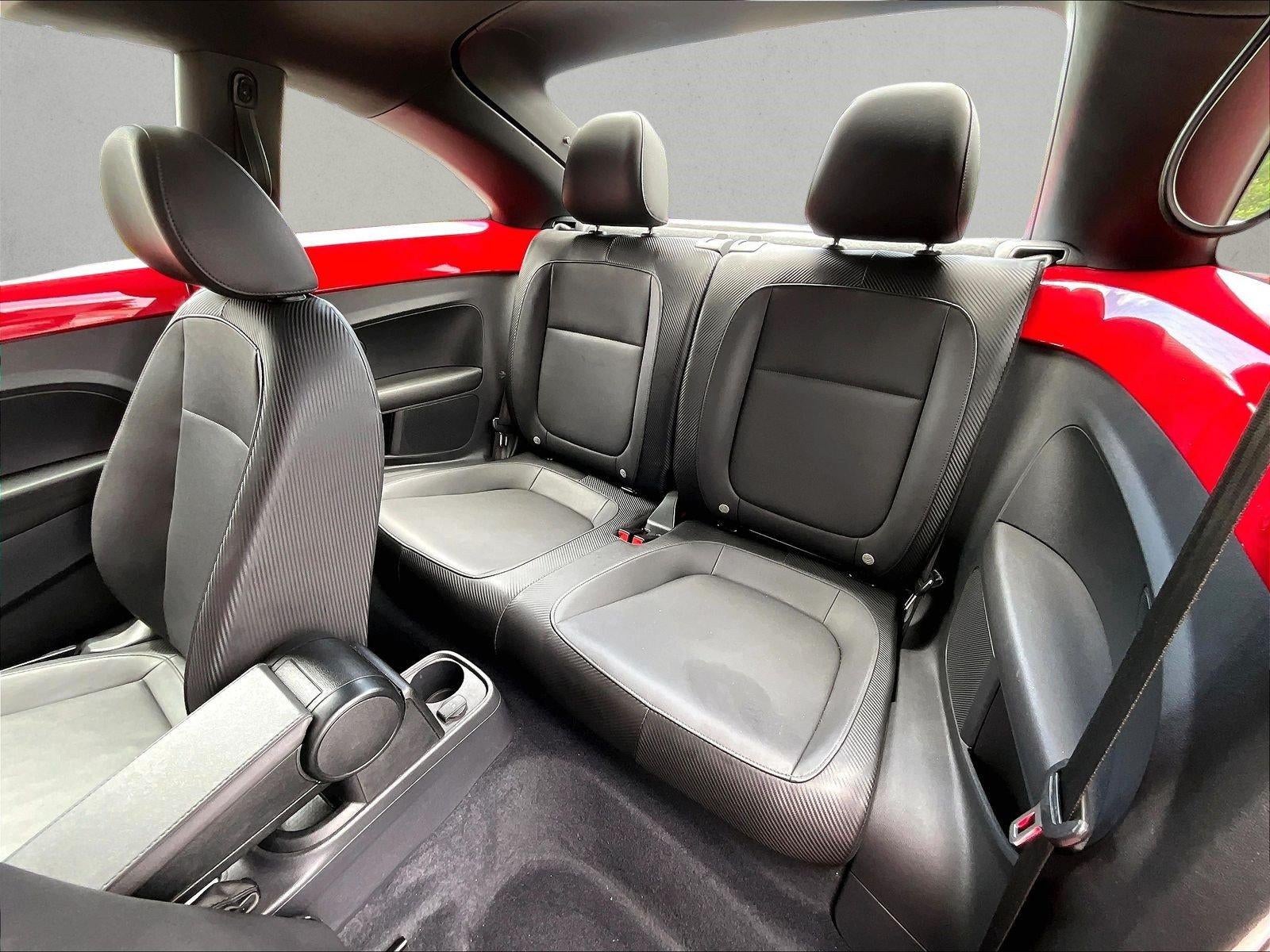 2015 Volkswagen Beetle 2dr Auto 1.8T