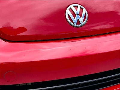 2015 Volkswagen Beetle 2dr Auto 1.8T