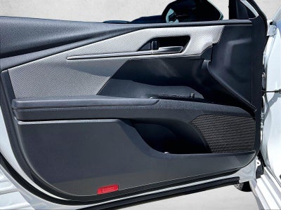 2025 Toyota Camry SE (Natl)