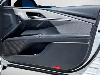 2025 Toyota Camry SE (Natl)