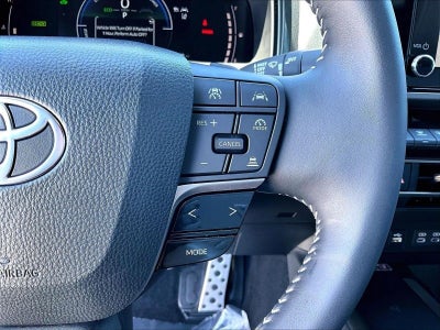 2025 Toyota Camry SE (Natl)