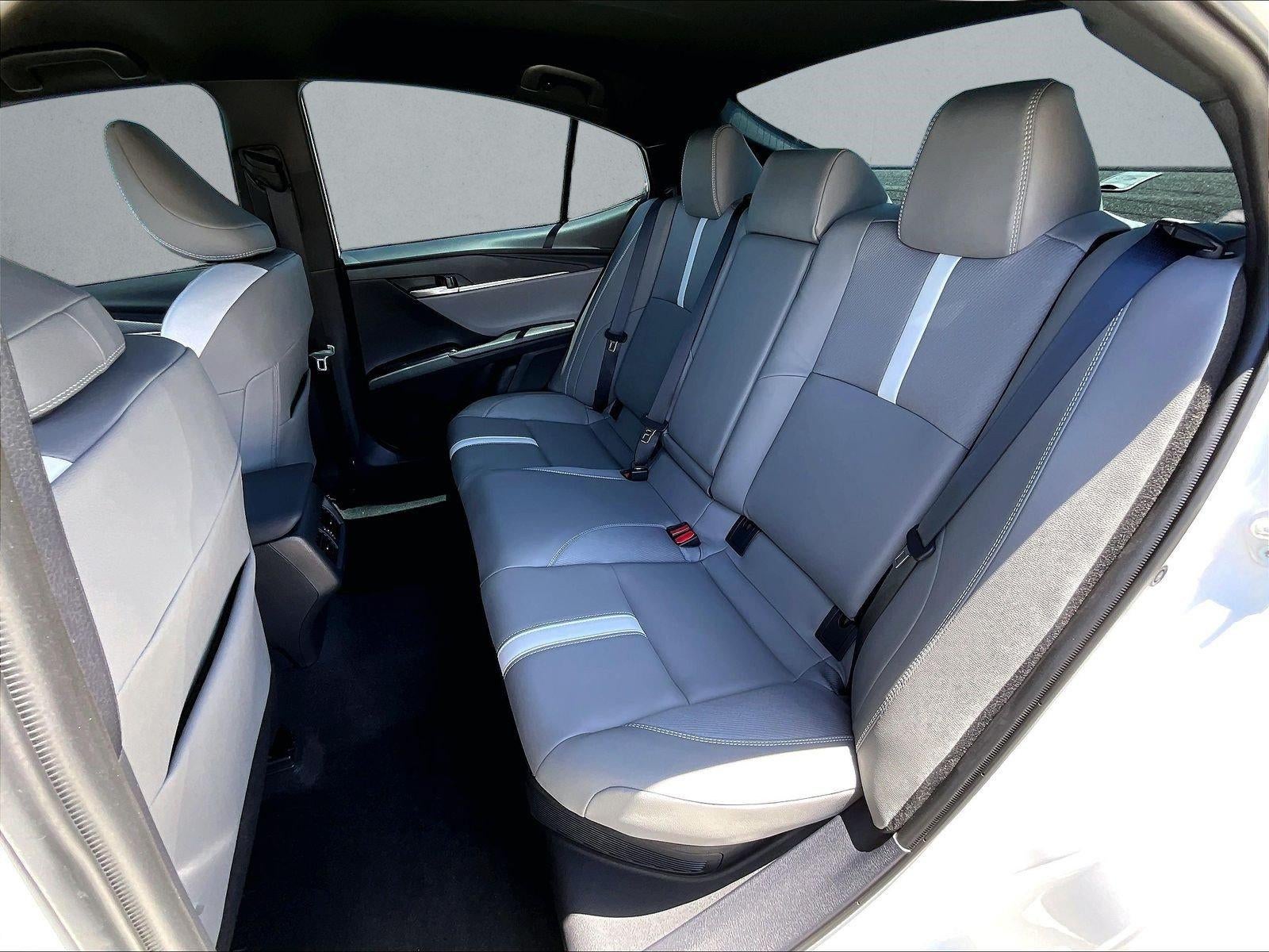 2025 Toyota Camry SE (Natl)