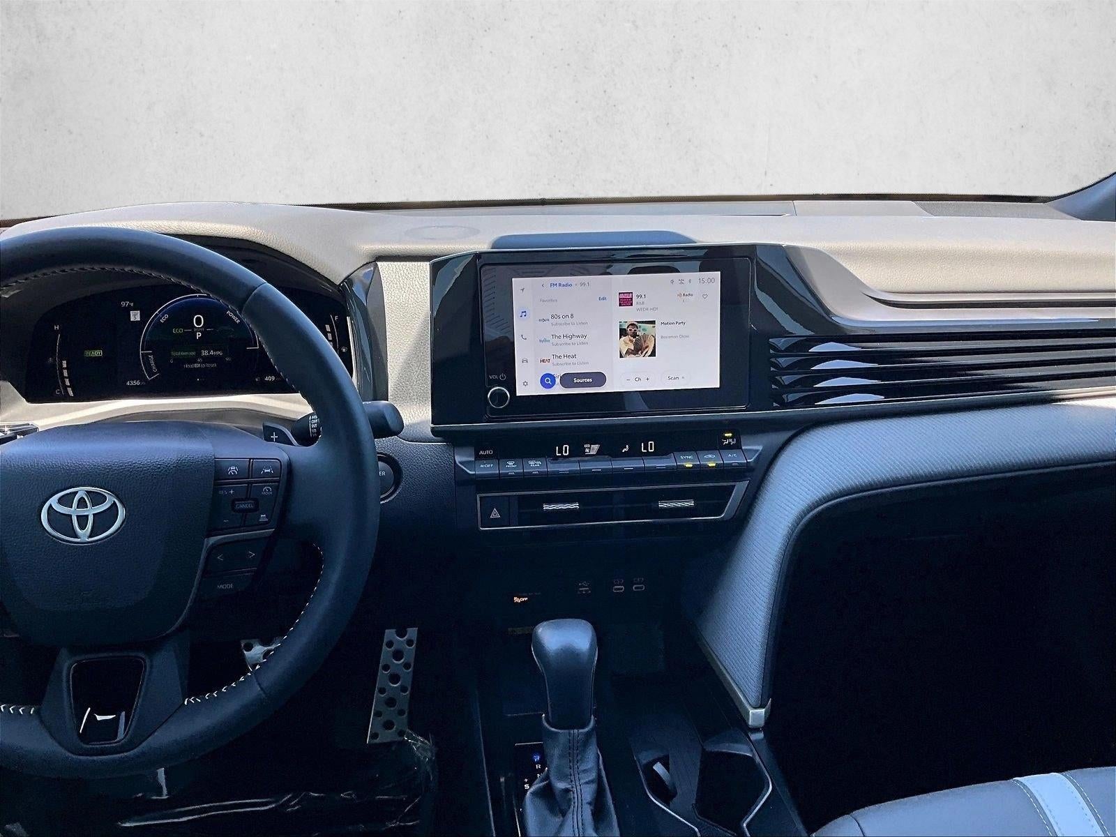 2025 Toyota Camry SE (Natl)