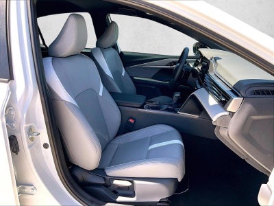 2025 Toyota Camry SE (Natl)