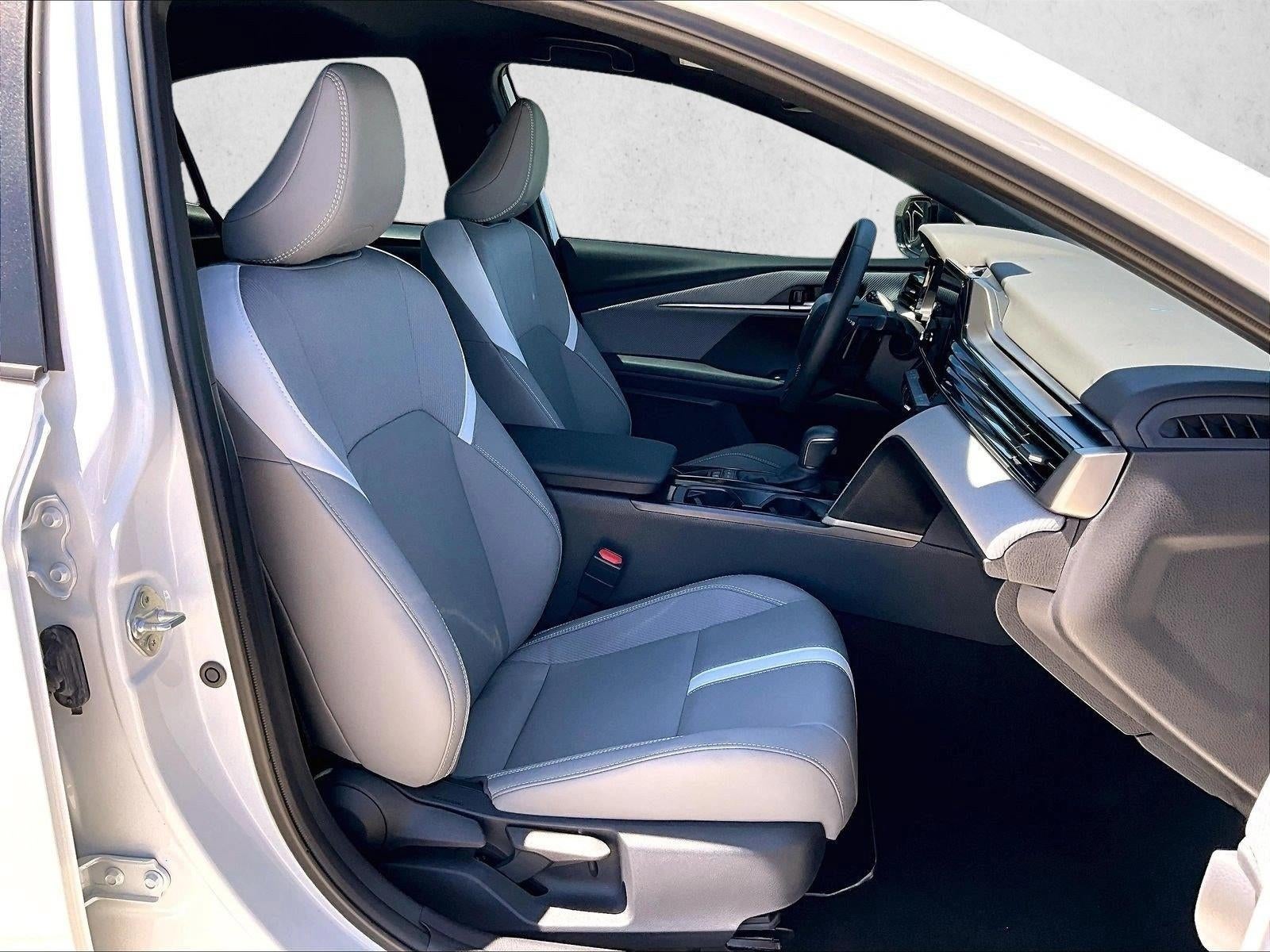 2025 Toyota Camry SE (Natl)