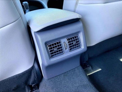 2023 Toyota Camry XLE Auto (SE)