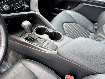 2022 Toyota Camry SE Auto (SE)