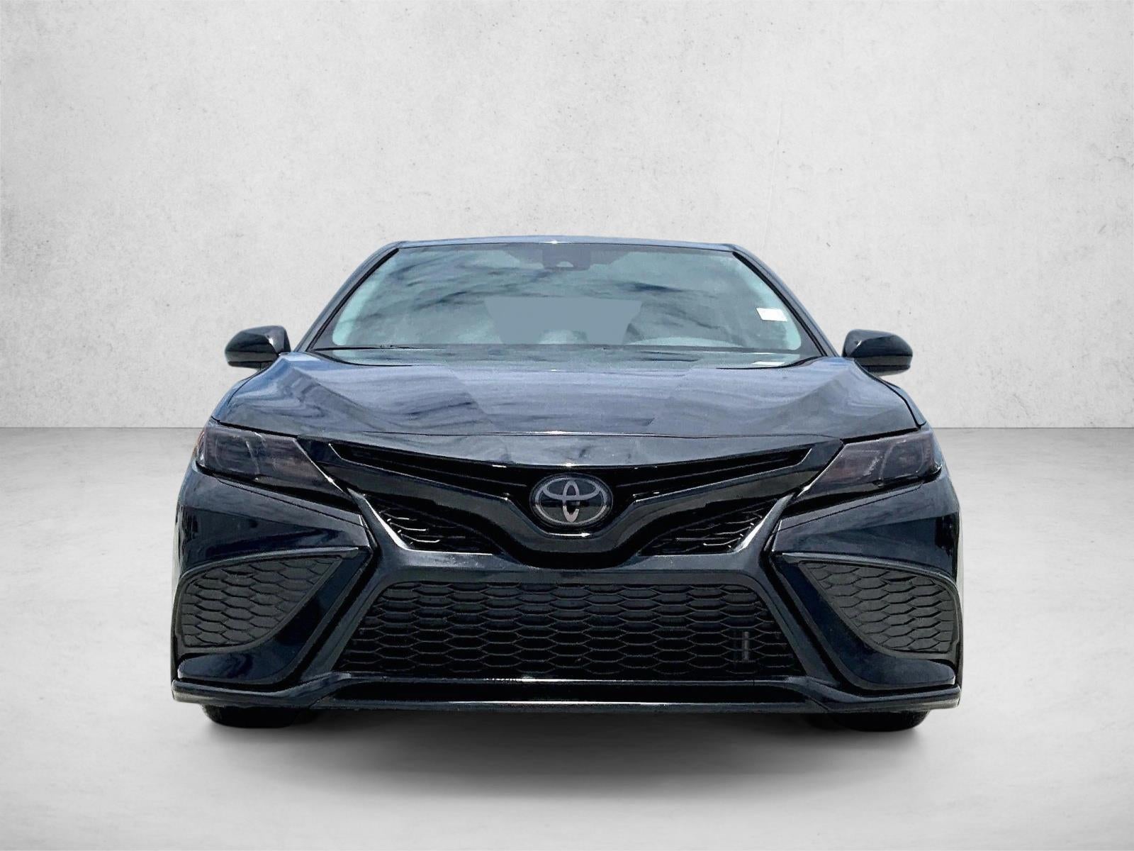 2022 Toyota Camry SE Auto (SE)