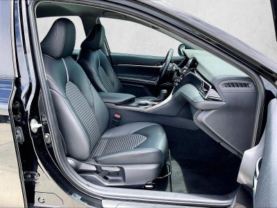 2022 Toyota Camry SE Auto (SE)