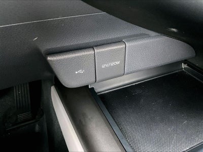 2024 Toyota Camry SE Auto (SE)
