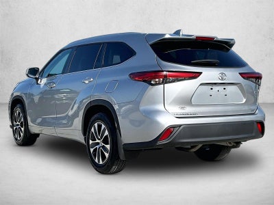 2023 Toyota Highlander XLE FWD (Natl)
