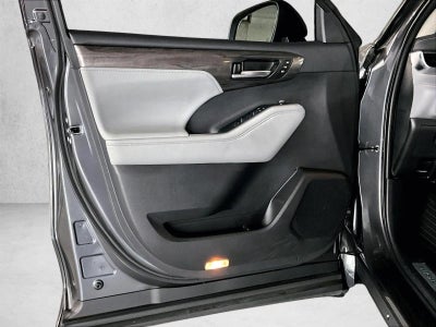 2025 Toyota Highlander Hybrid Limited AWD (Natl)