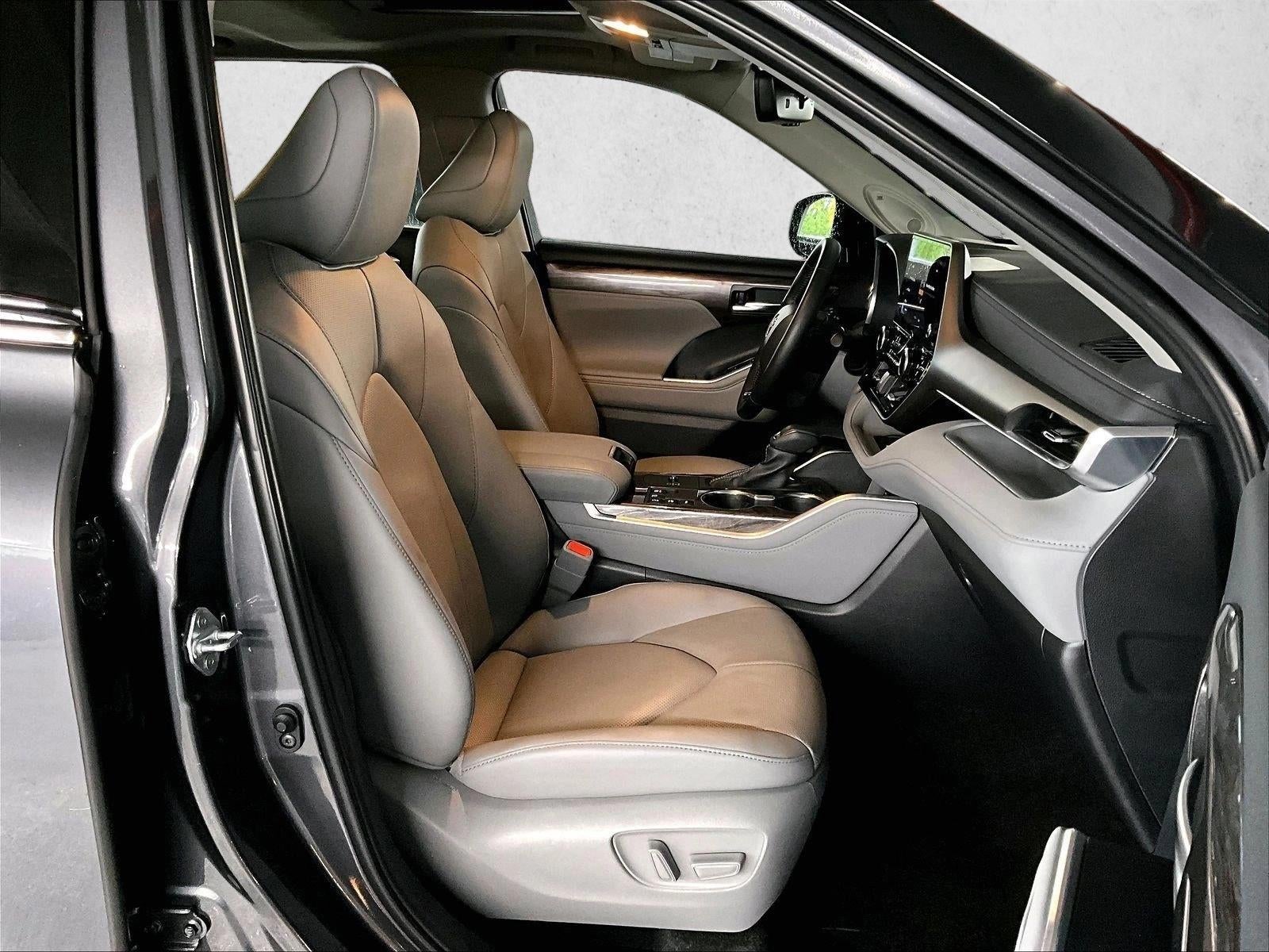 2025 Toyota Highlander Hybrid Limited AWD (Natl)