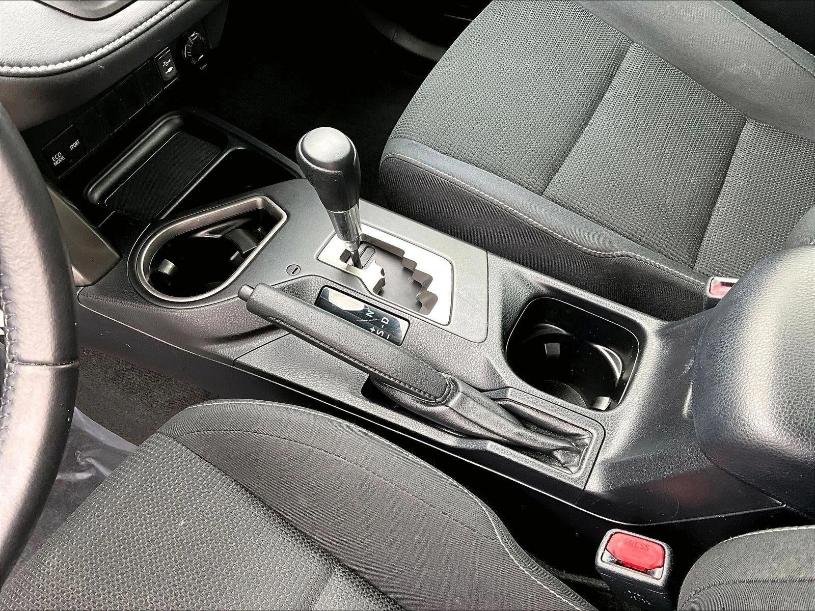 2016 Toyota RAV4 FWD 4dr XLE (GS)