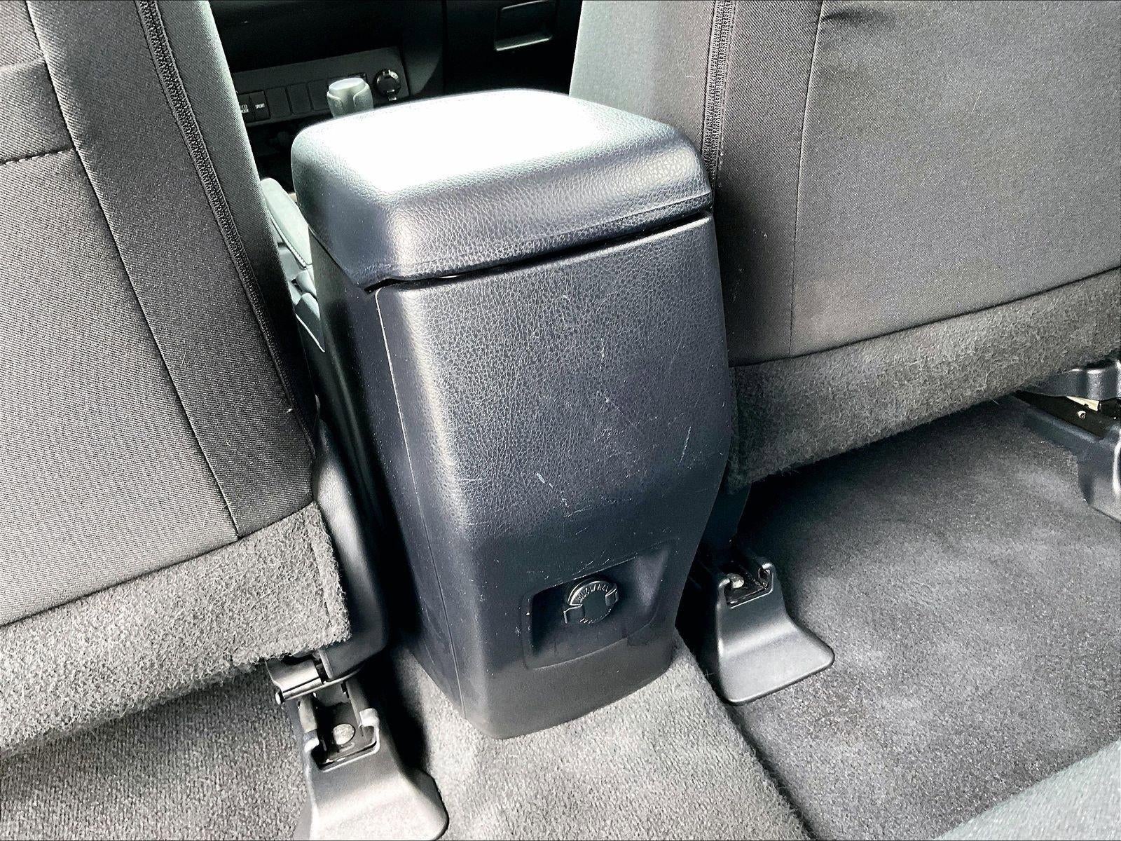 2016 Toyota RAV4 FWD 4dr XLE (GS)