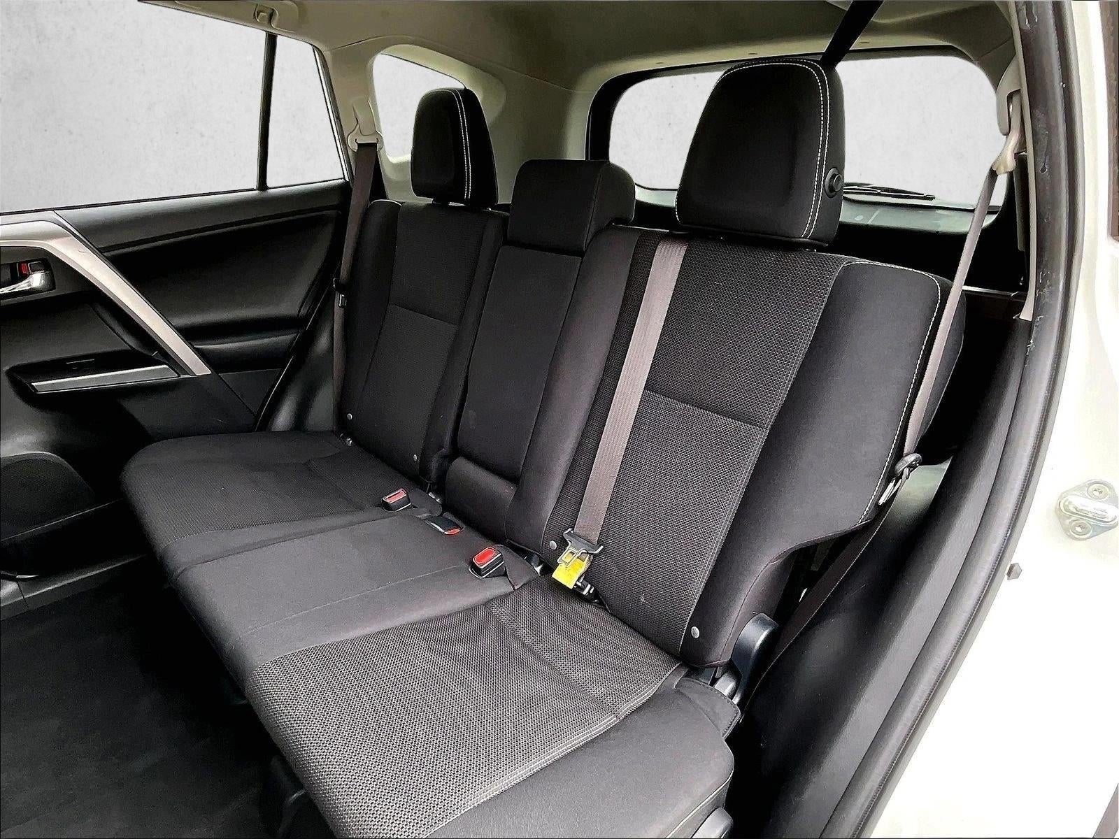 2016 Toyota RAV4 FWD 4dr XLE (GS)