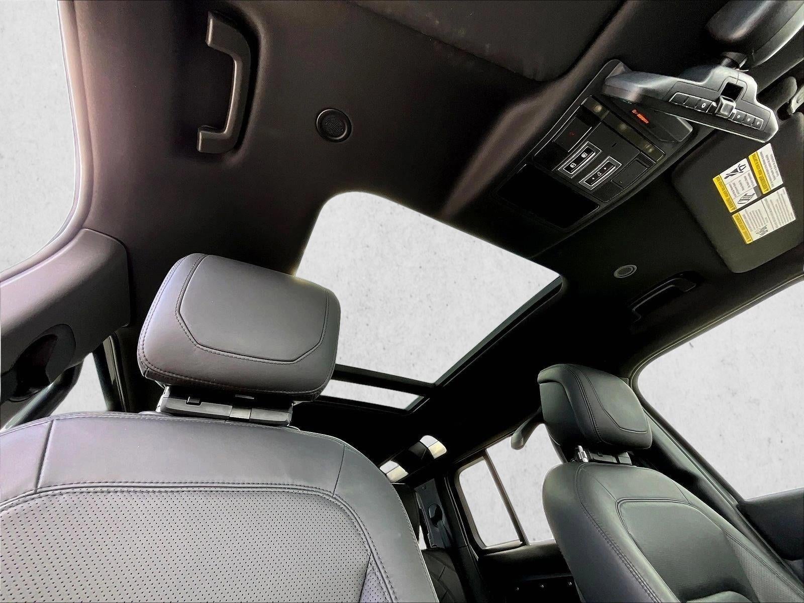 2024 Land Rover Defender 110 P500 SE