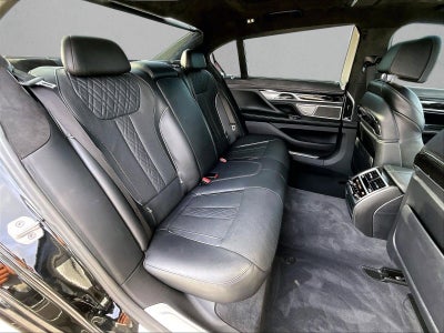 2017 BMW 750i Sedan
