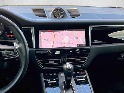 2023 Porsche Macan AWD