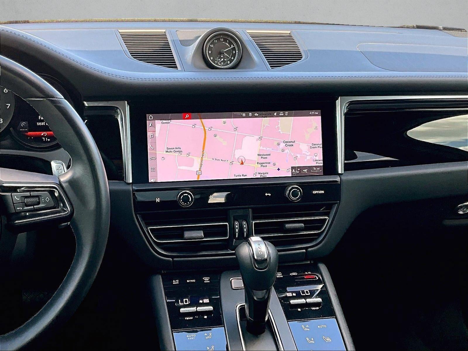 2023 Porsche Macan AWD