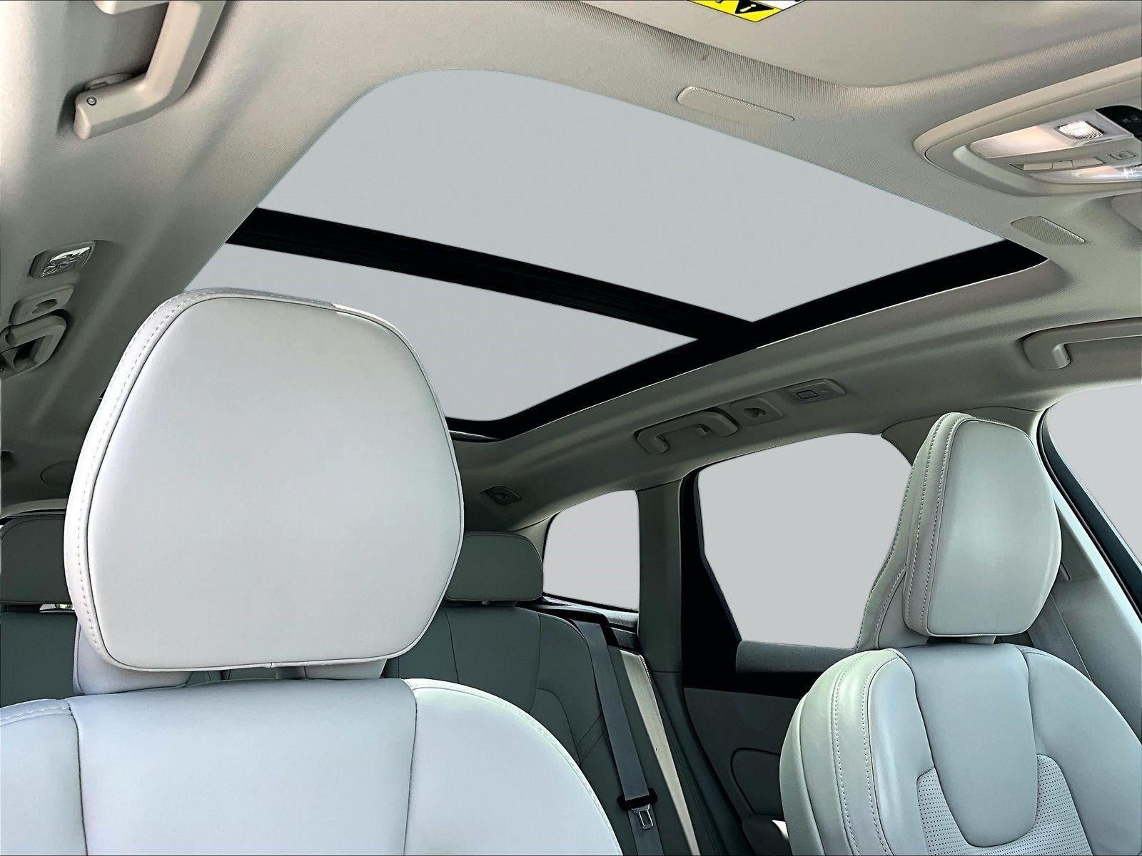 2022 Volvo XC60 B5 FWD Inscription