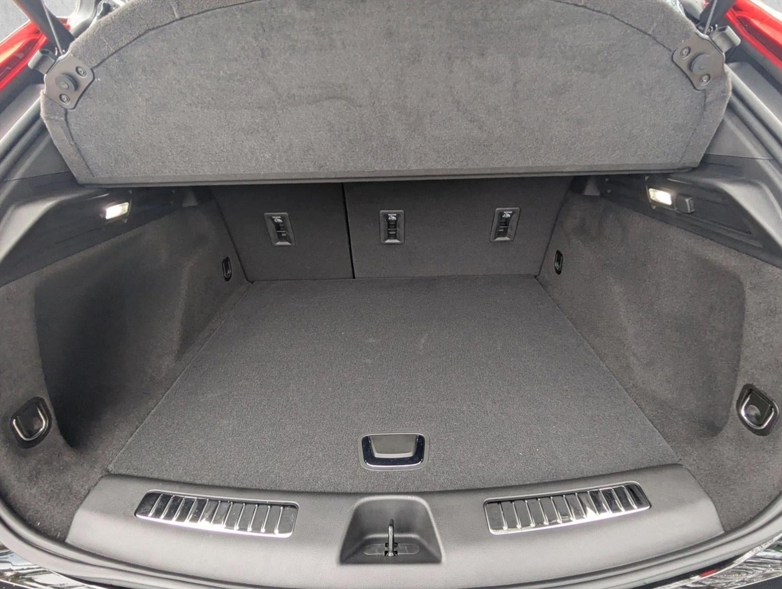 2024 Cadillac XT4 FWD 4dr Premium Luxury