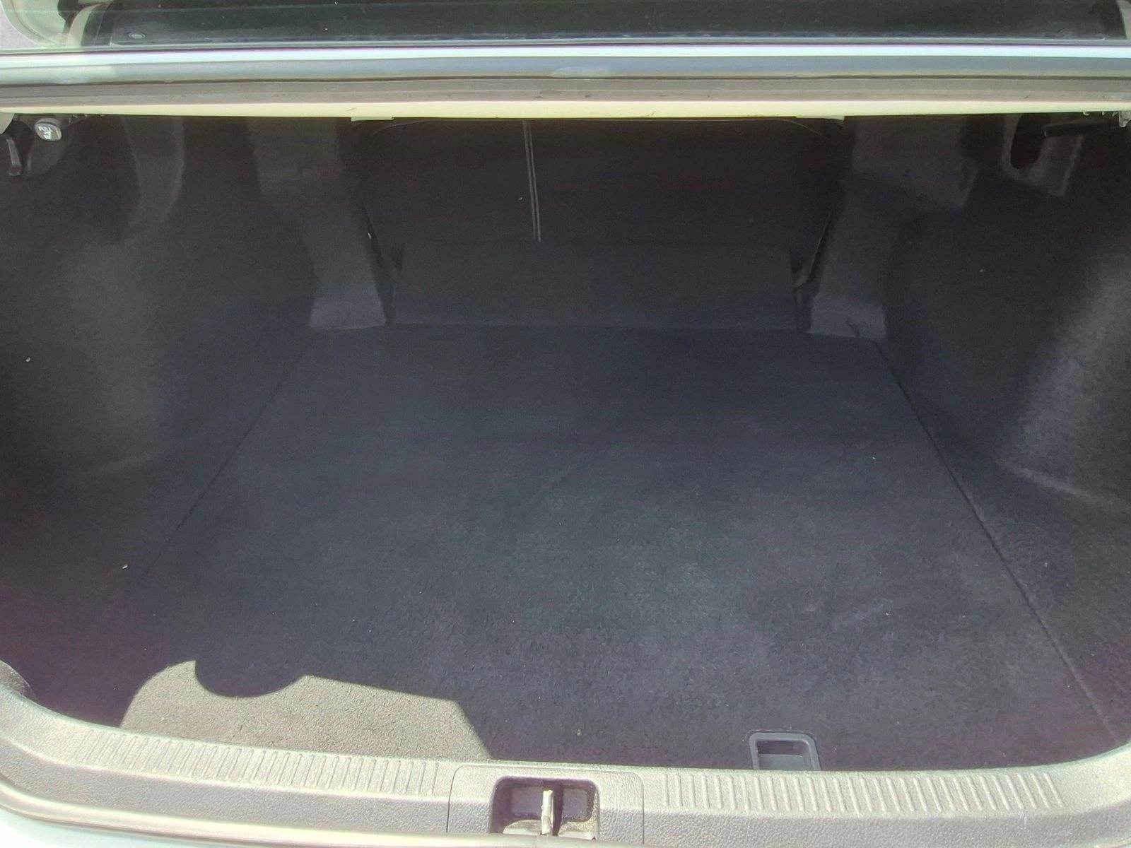 2018 Toyota Camry SE Auto (SE)