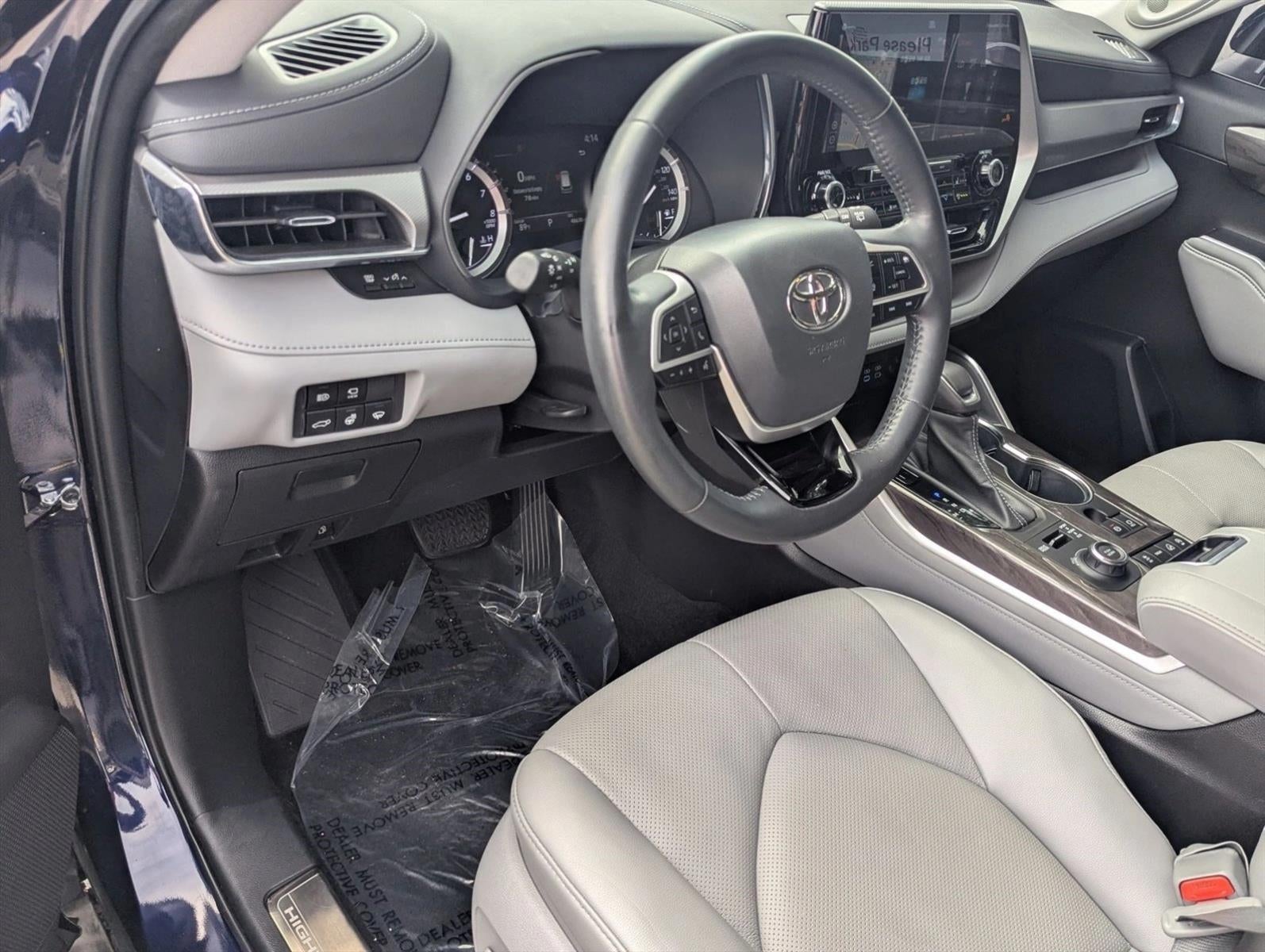 2022 Toyota Highlander Platinum AWD (Natl)