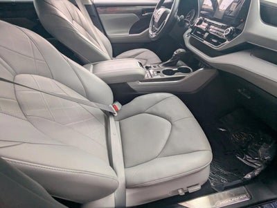 2022 Toyota Highlander Platinum AWD (Natl)